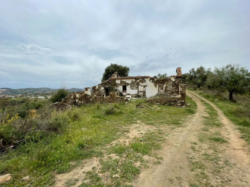 Land with Ruin La Cala Málaga - image 13