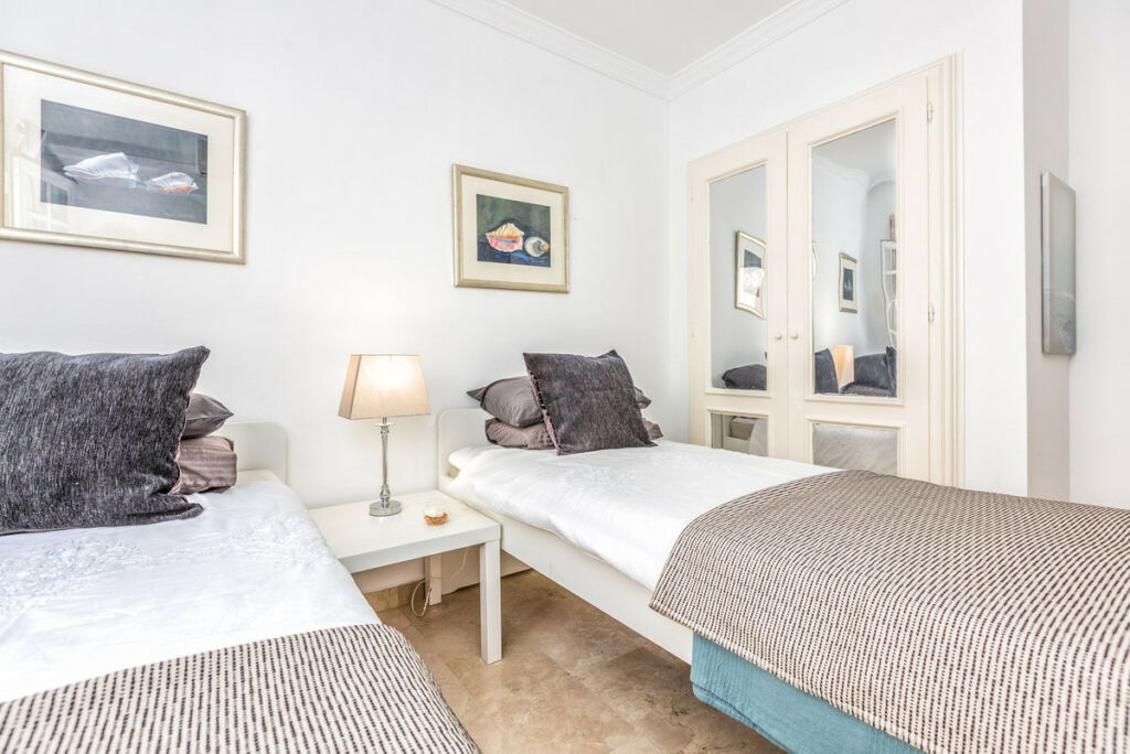 Townhouse Aloha Málaga - image 19