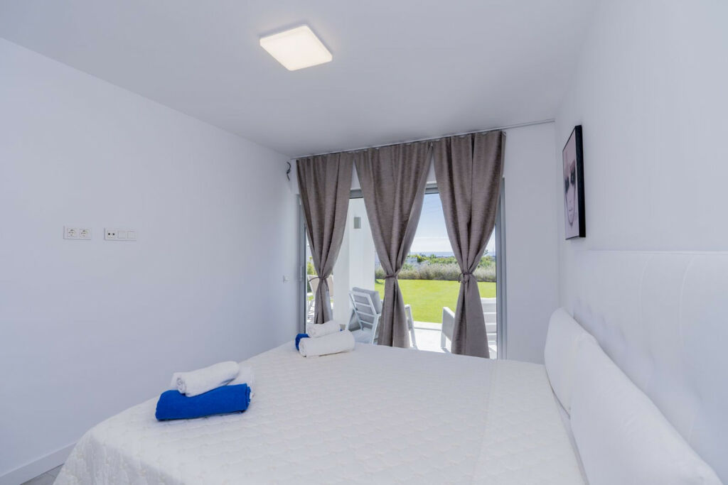 Ground Floor Apartment Estepona Málaga - image 19