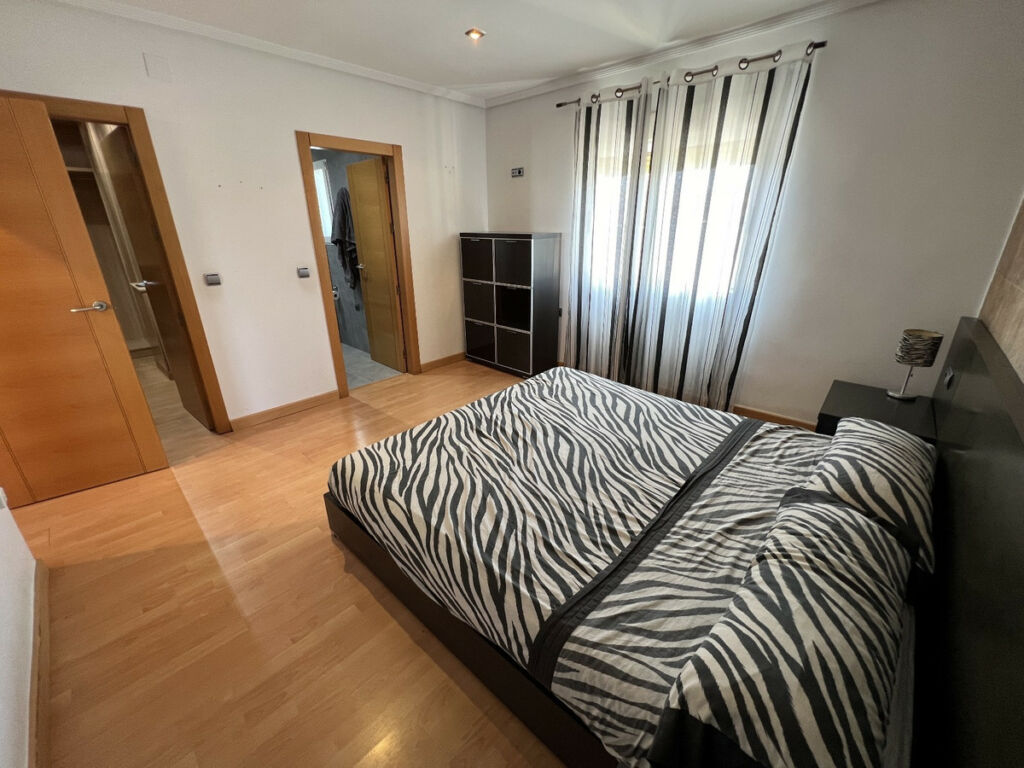 Semi-Detached House Torrevieja Alicante - image 19