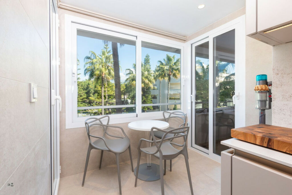 Middle Floor Apartment Estepona Málaga - image 19