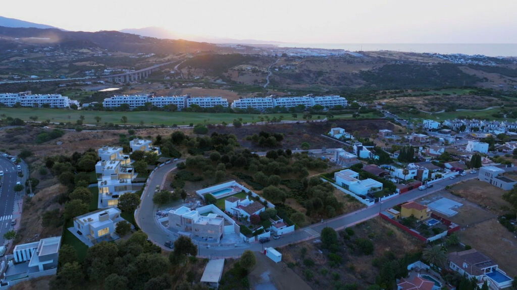 Detached Villa Estepona Málaga - image 19