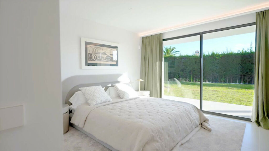 Detached Villa The Golden Mile Málaga - image 19