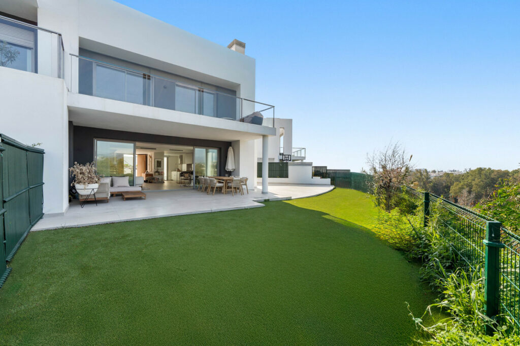 Semi-Detached House Guadalmina Alta Málaga - image 24