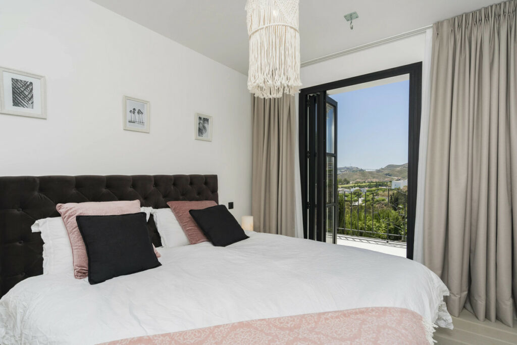 Detached Villa Benahavís Málaga - image 16