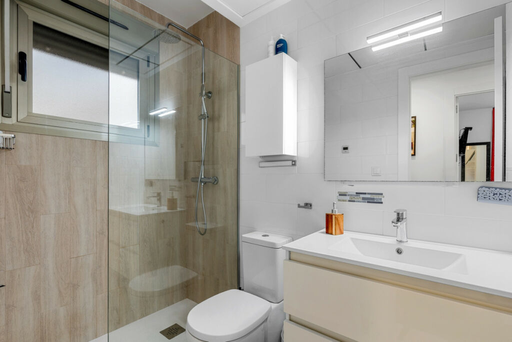 Detached Villa Villamartin Alicante - image 18