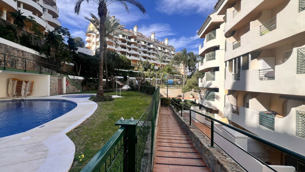Duplex Nueva Andalucía Málaga - image 19