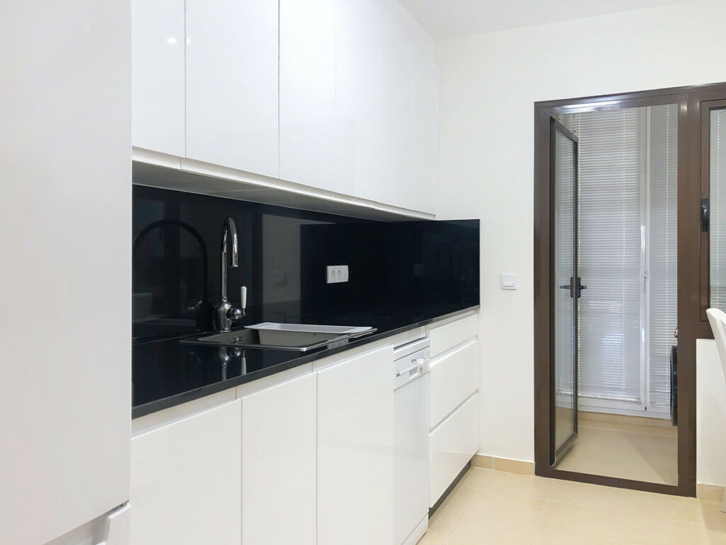 Middle Floor Apartment Estepona Málaga - image 19