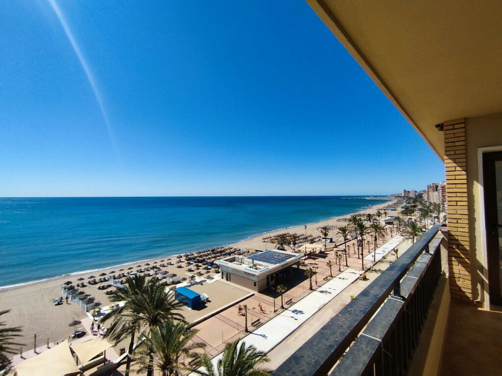 Middle Floor Apartment Fuengirola Málaga - image 2