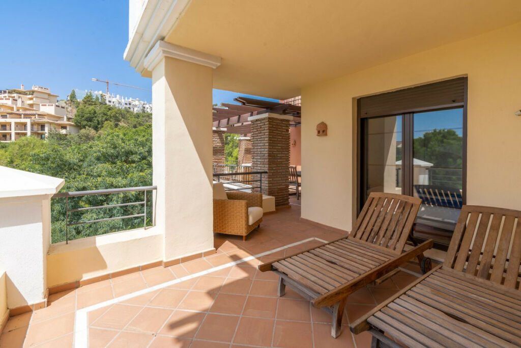 Middle Floor Apartment Los Arqueros Málaga - image 2