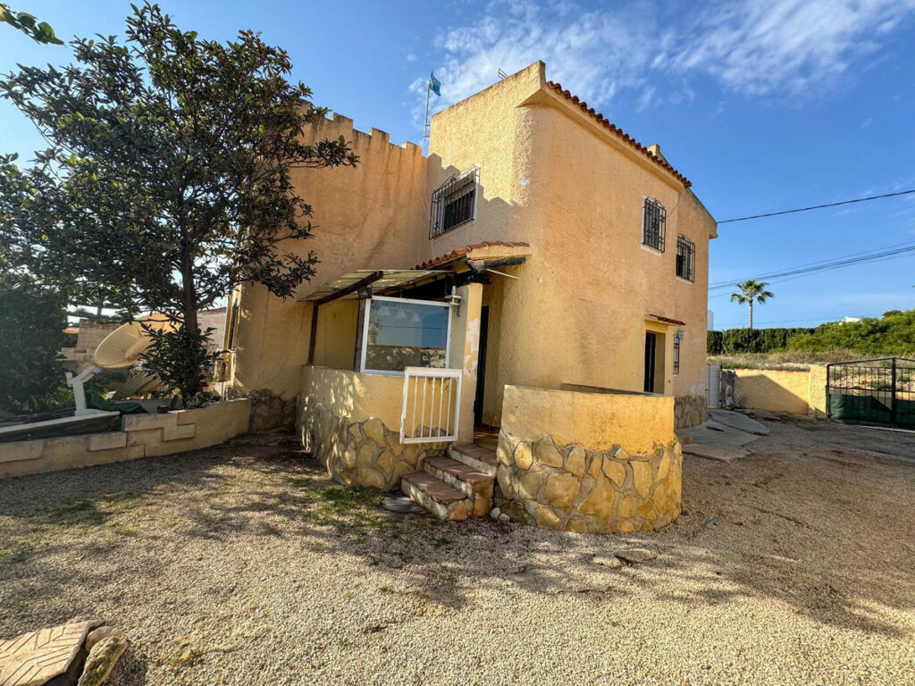 Detached Villa Calpe Alicante - image 2