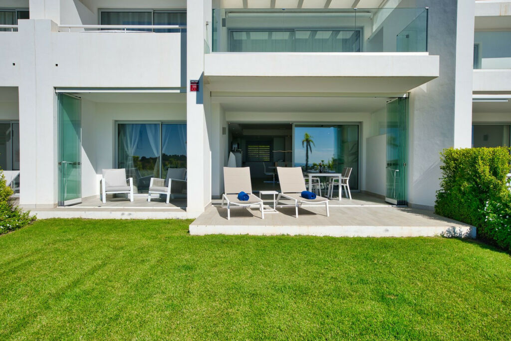 Ground Floor Apartment Estepona Málaga - image 2