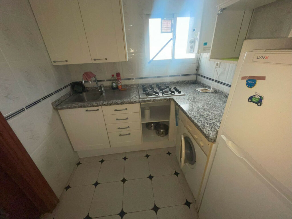 Ground Floor Apartment Estepona Málaga - image 2
