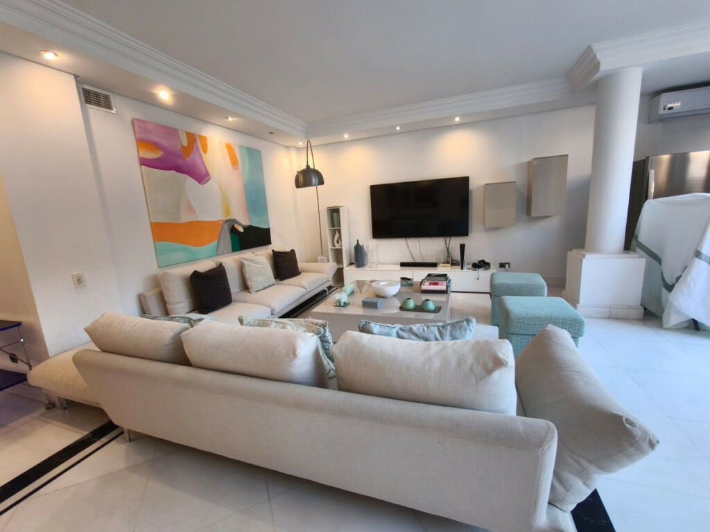 Ground Floor Apartment Puerto Banús Málaga - image 2