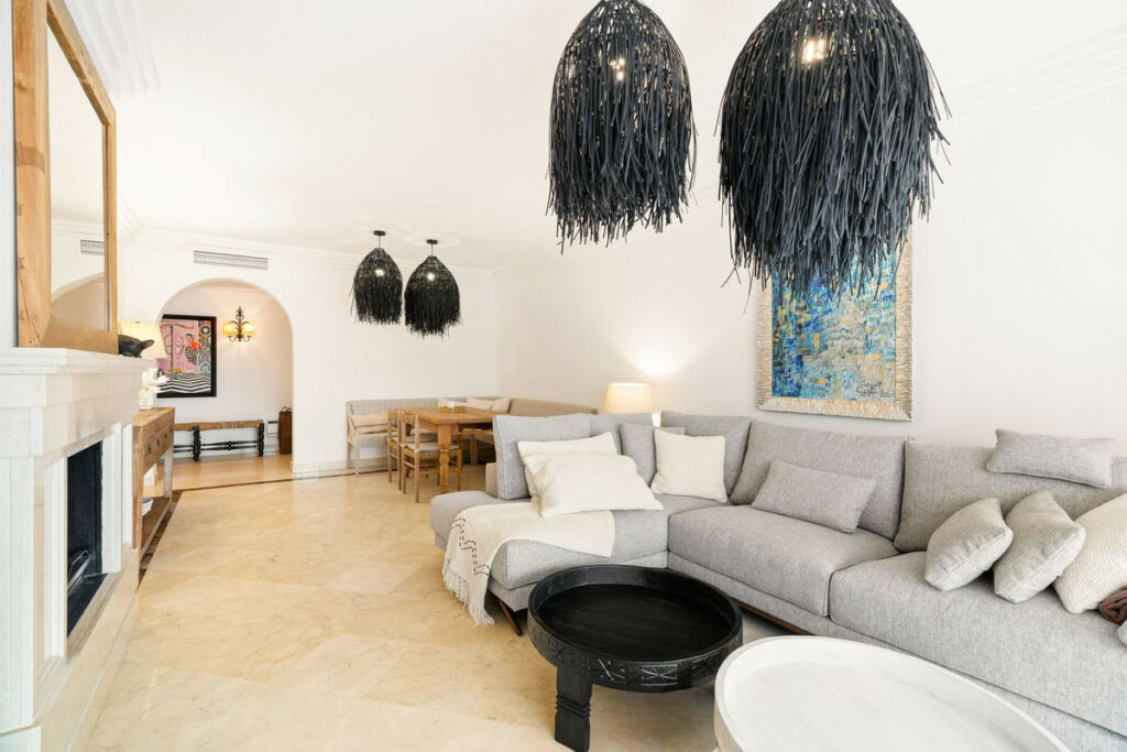 Ground Floor Apartment Puerto Banús Málaga - image 2