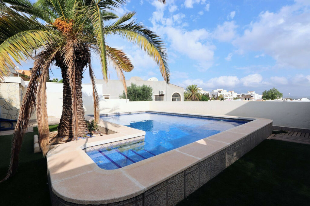 Detached Villa Los Balcones Alicante - image 2
