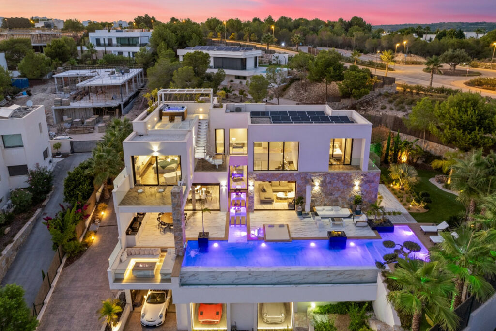 Detached Villa Las Colinas Golf Alicante - image 2