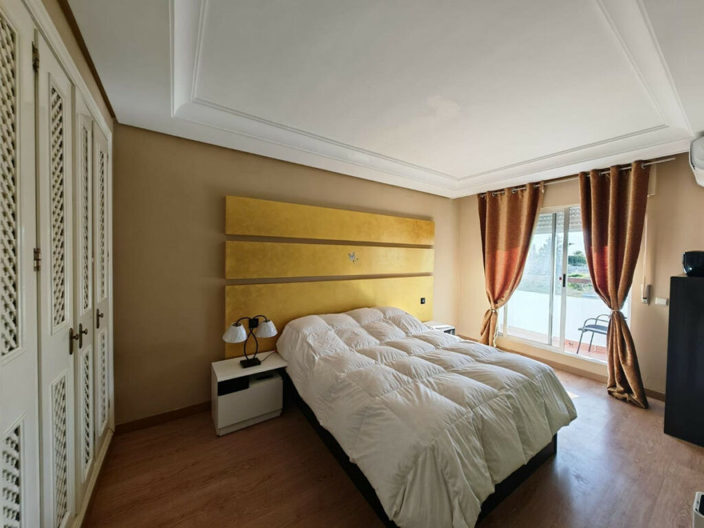 Semi-Detached House Estepona Málaga - image 2