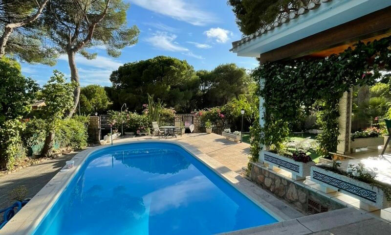Detached Villa Campoamor Alicante - image 2