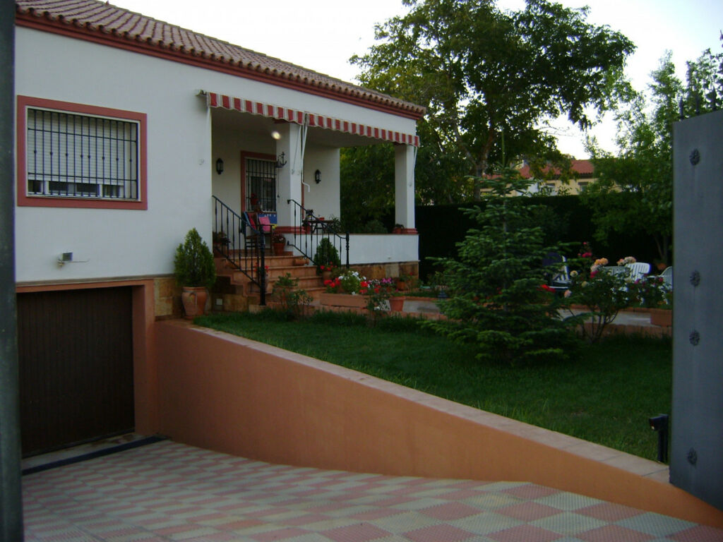 Detached Villa Cuevas del Becerro Málaga - image 2