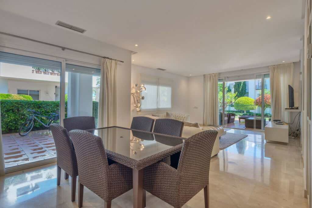 Ground Floor Apartment Estepona Málaga - image 3