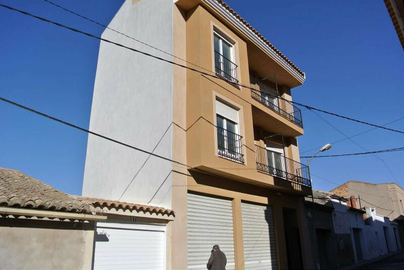 Middle Floor Apartment Villena Alicante - image 2