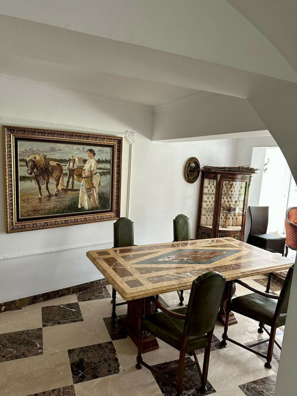 Detached Villa Estepona Málaga - image 2