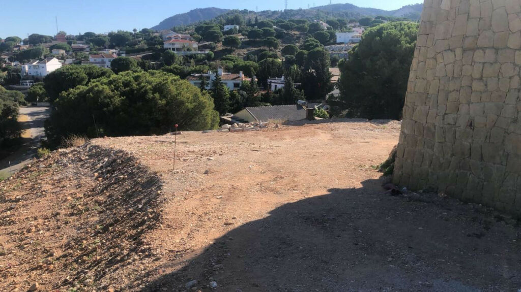 Residential Plot Alhaurín de la Torre Málaga - image 2
