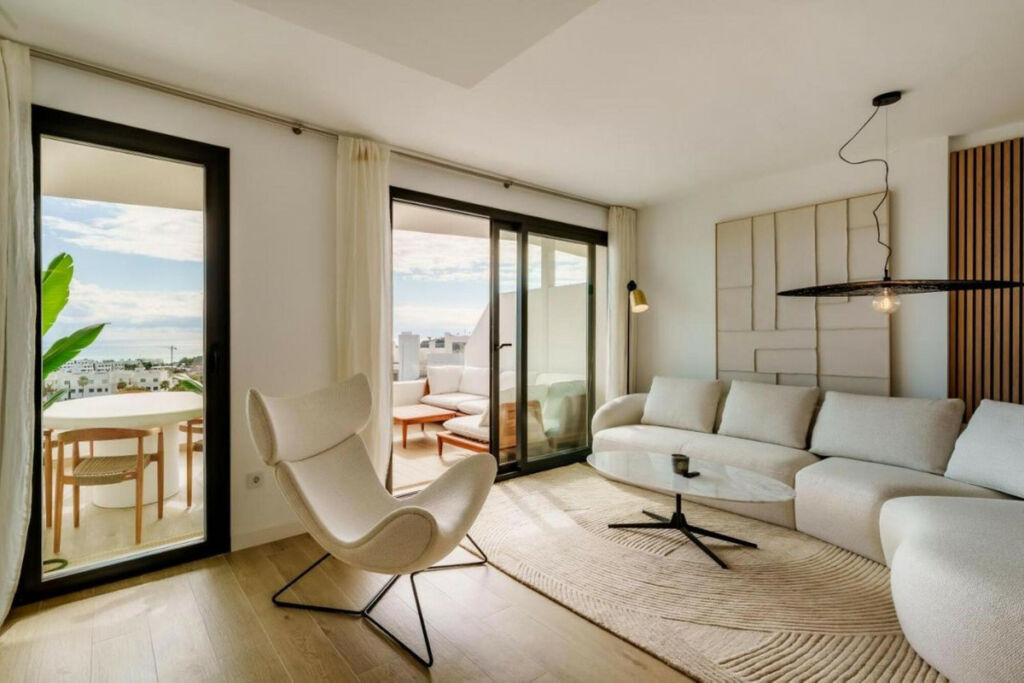 Ground Floor Apartment Estepona Málaga - image 2