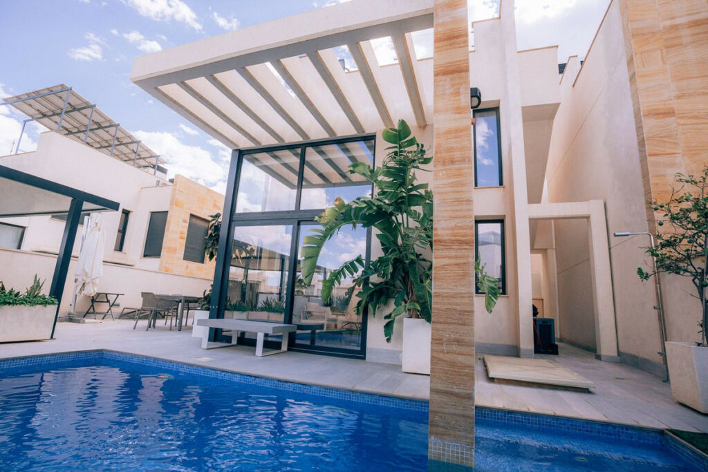Detached Villa Lomas de Cabo Roig Alicante - image 2
