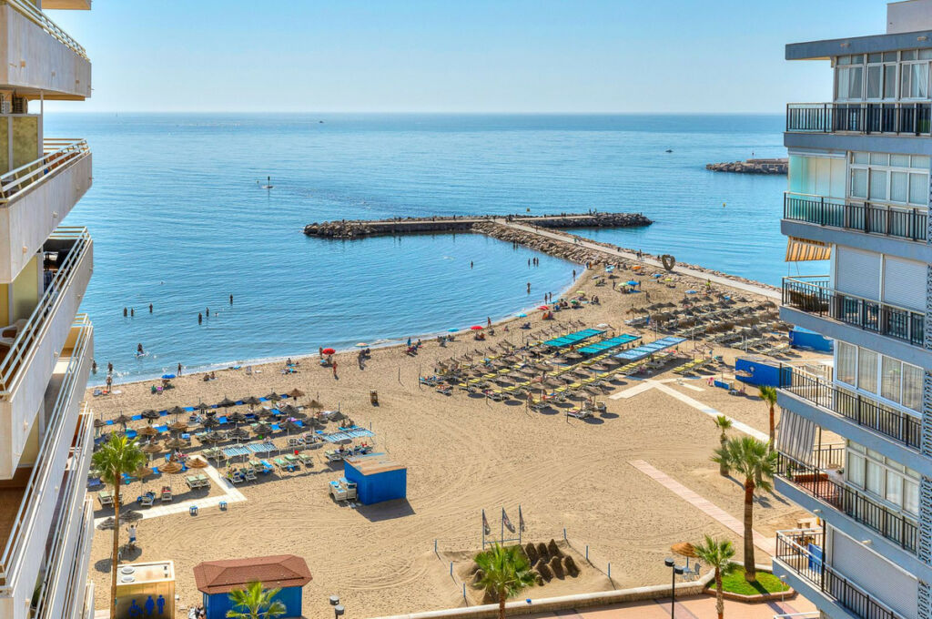 Penthouse Fuengirola Málaga - image 2