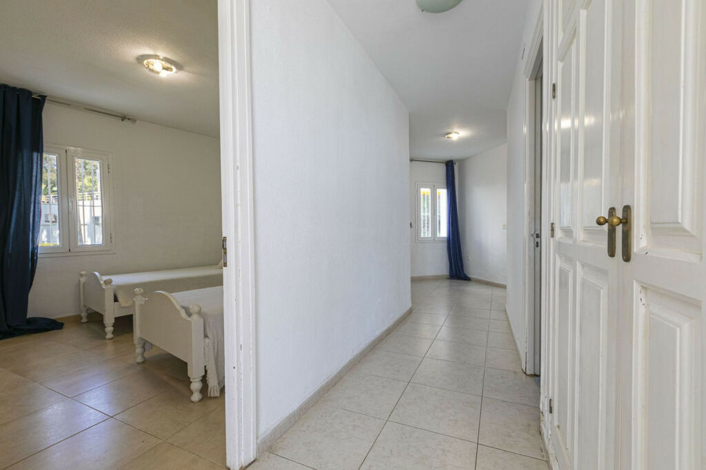 Ground Floor Apartment Calahonda Málaga - image 2