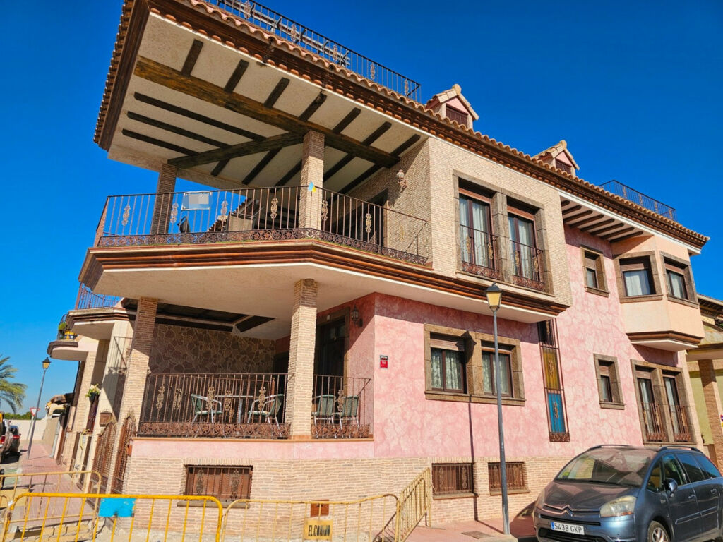 Detached Villa Daya Nueva Alicante - image 2