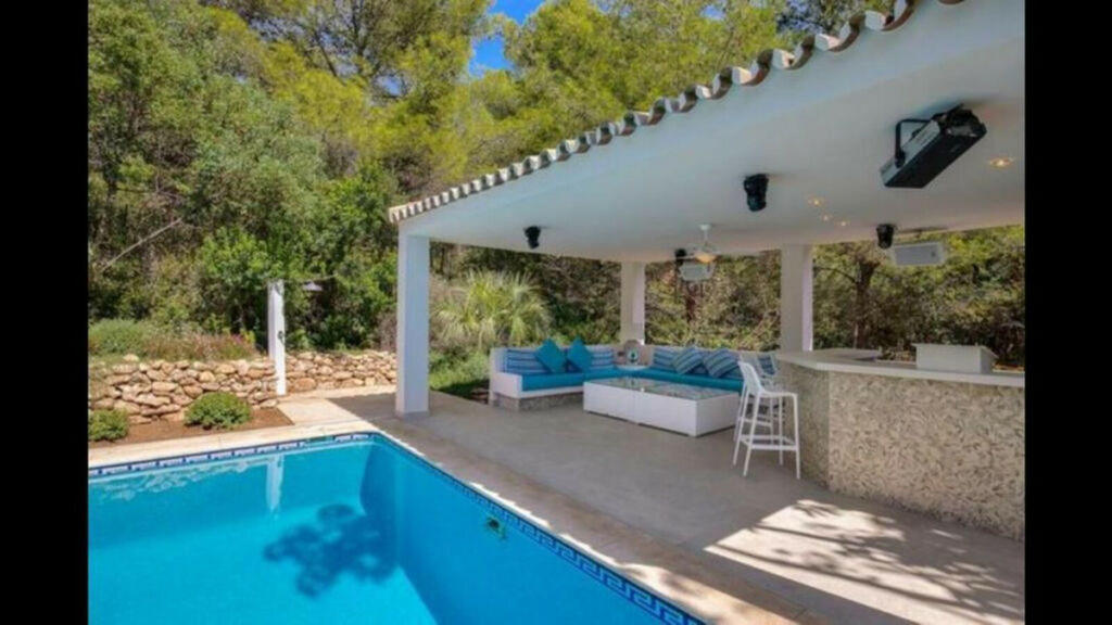 Detached Villa The Golden Mile Málaga - image 2