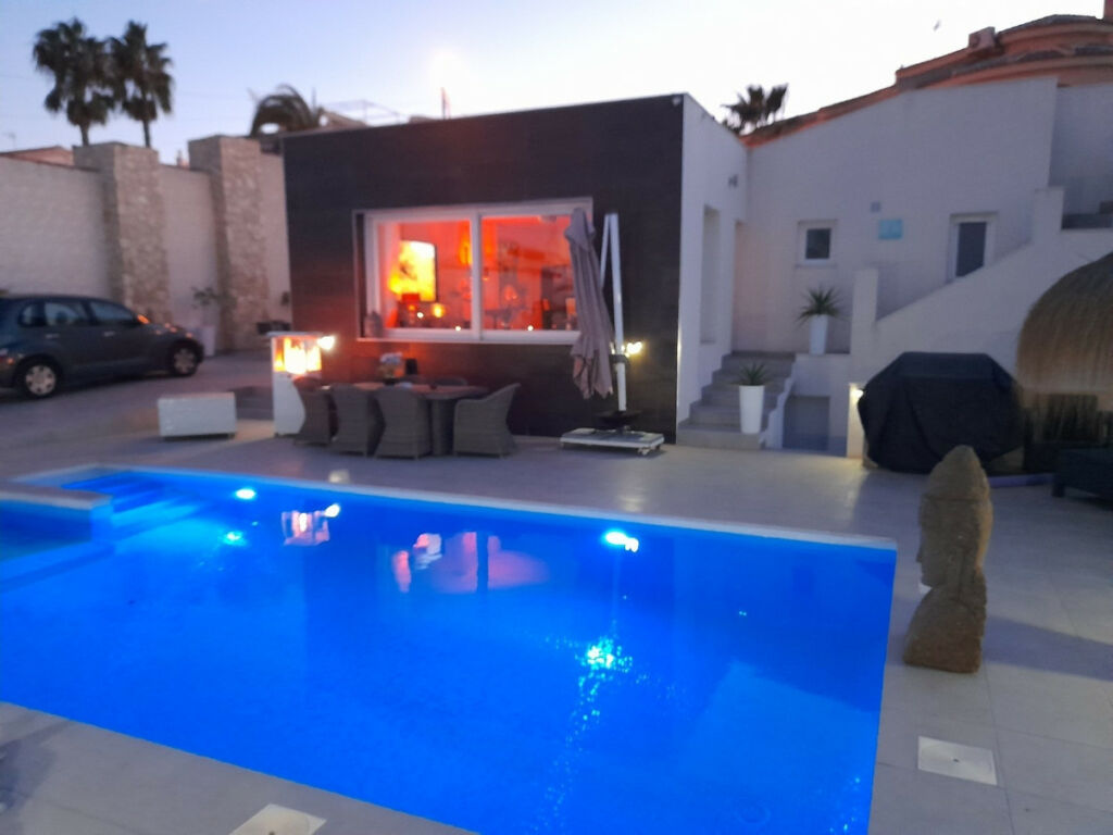 Detached Villa Rojales Alicante - image 5
