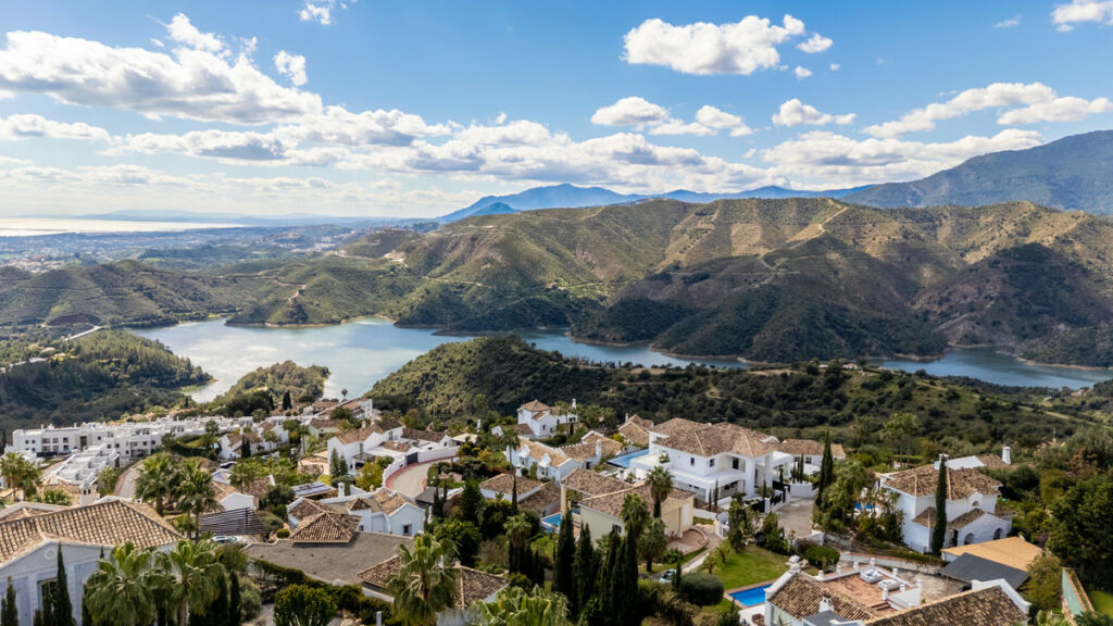 Detached Villa Istán Málaga - image 2