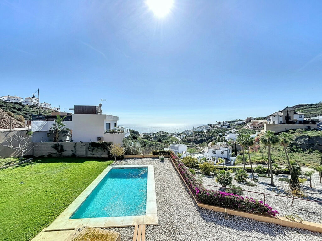 Detached Villa Torrox Málaga - image 2