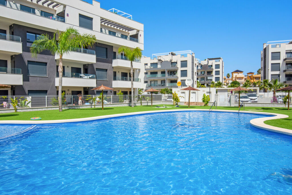 Ground Floor Apartment Villamartin Alicante - image 2