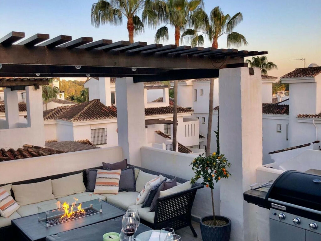 Penthouse Nueva Andalucía Málaga - image 3
