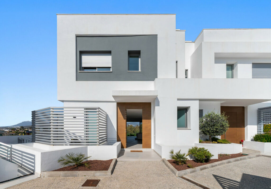 Semi-Detached House Guadalmina Alta Málaga - image 2