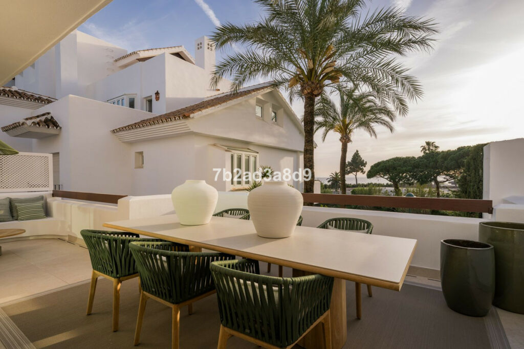 Middle Floor Apartment Los Monteros Málaga - image 2