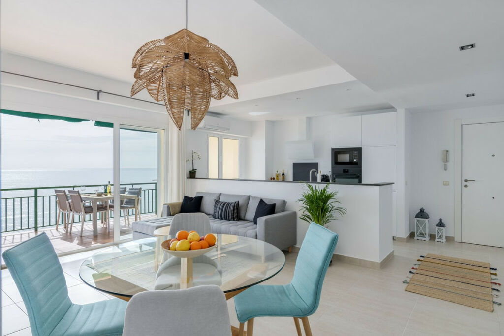 Top Floor Apartment Fuengirola Málaga - image 3
