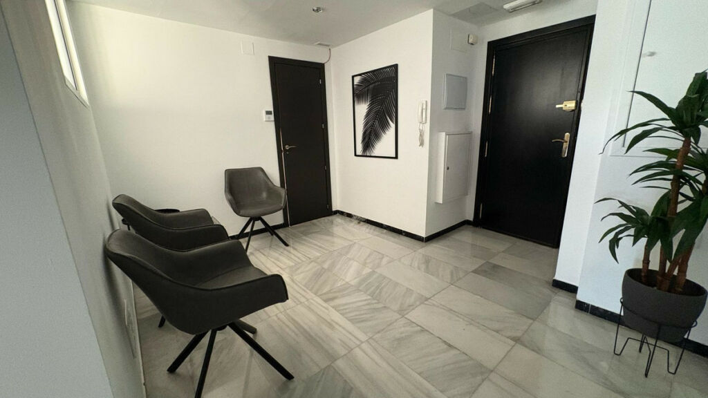 Middle Floor Apartment Marbella Málaga - image 2