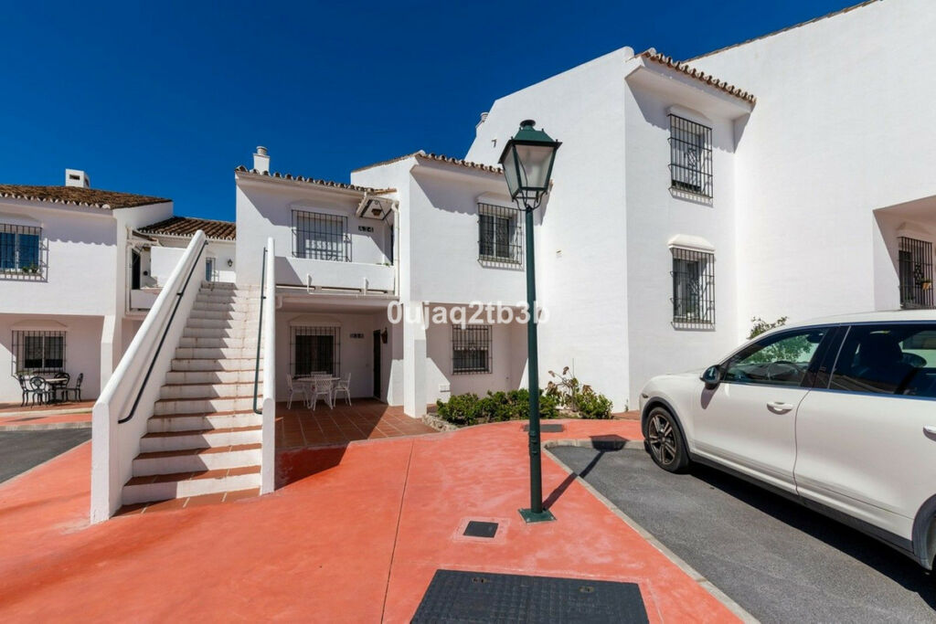 Ground Floor Apartment Nueva Andalucía Málaga - image 4