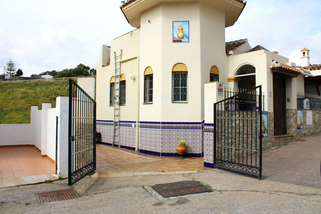 Detached Villa Nerja Málaga - image 2