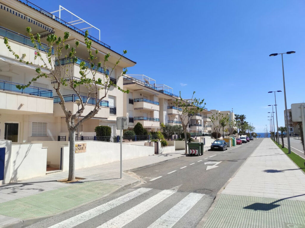Ground Floor Apartment Mil Palmeras Alicante - image 2