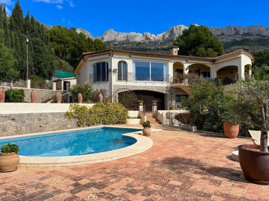 Detached Villa Altea Alicante - image 2