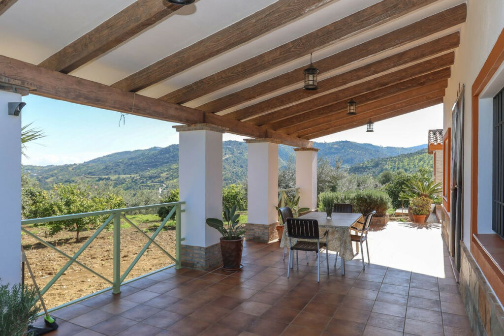 Detached Villa Guaro Málaga - image 3