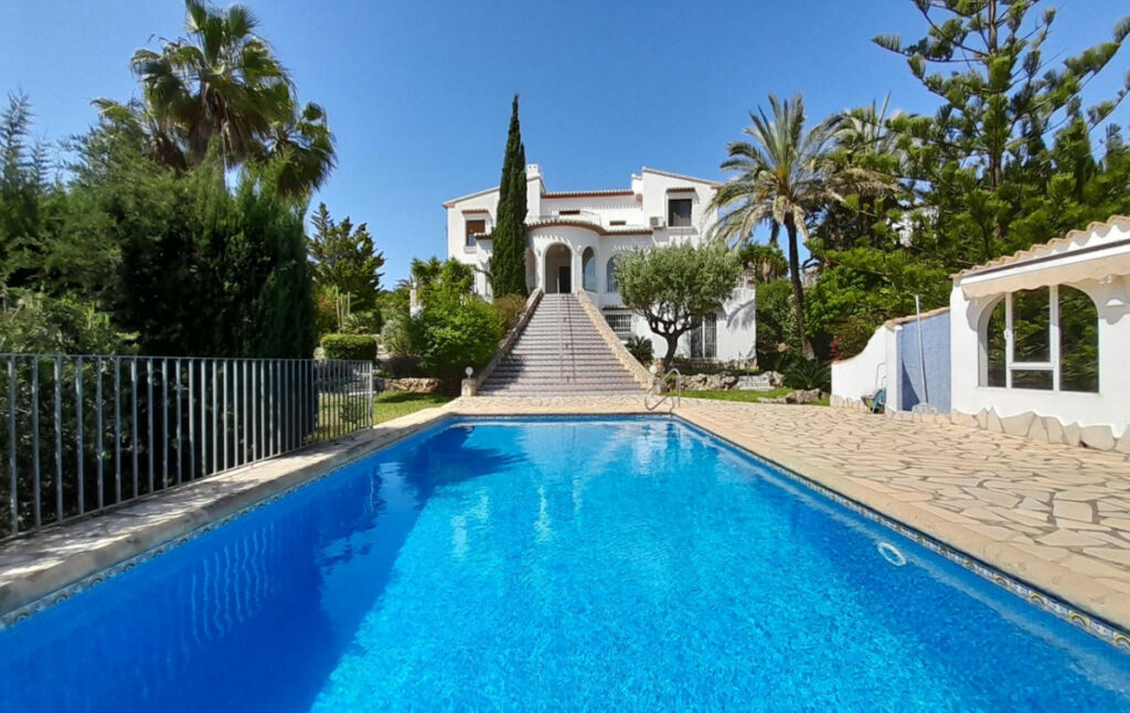 Detached Villa Denia Alicante - image 2