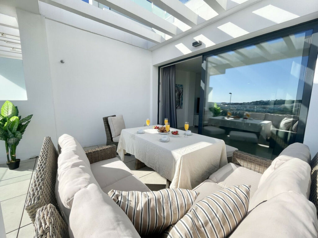 Middle Floor Apartment La Cala de Mijas Málaga - image 2